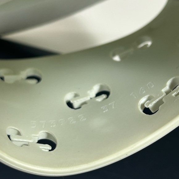 Authentic! Gucci Pool Slide Size 37 - Picture 7 of 8